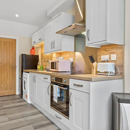 Pass The Keys Stylish 2 Bed Town Centre