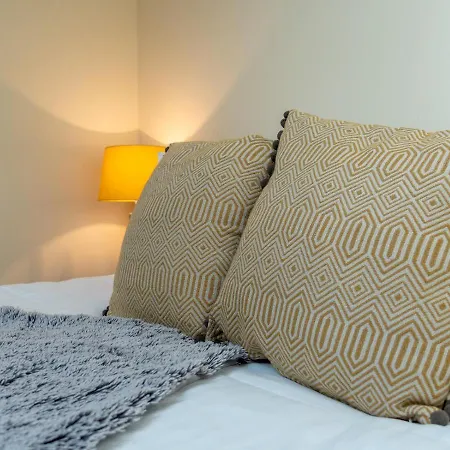 Pass The Keys Stylish 2 Bed Town Centre * Ulverston