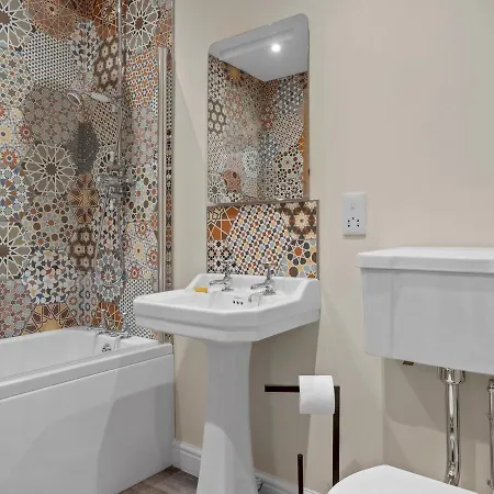 Pass The Keys Stylish 2 Bed Town Centre
