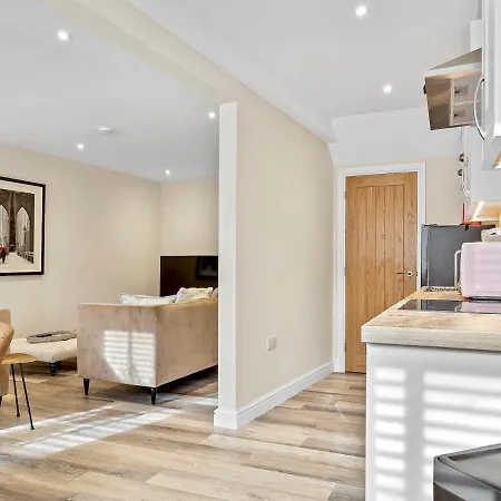 Pass The Keys Stylish 2 Bed Town Centre * Ulverston