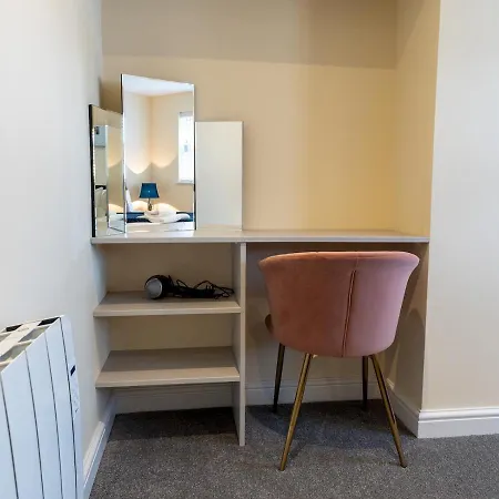Pass The Keys Stylish 2 Bed Town Centre