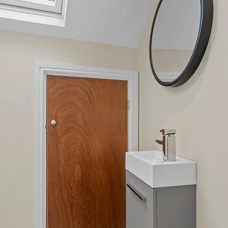 Pass The Keys Stylish 2 Bed Town Centre דירה *